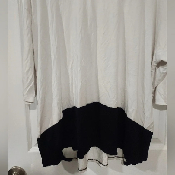 Lane Bryant White and Black Color Block Scoop Neck 3/4 Sleeve Top in Size 22/24 - Picture 5 of 12